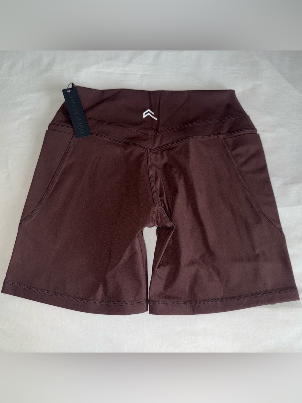 ONER ACTIVE UNIFIEDMOVE™ HIGH WAISTED POCKET SHORTS 6" IN 70% COCOA - Picture 2 of 9
